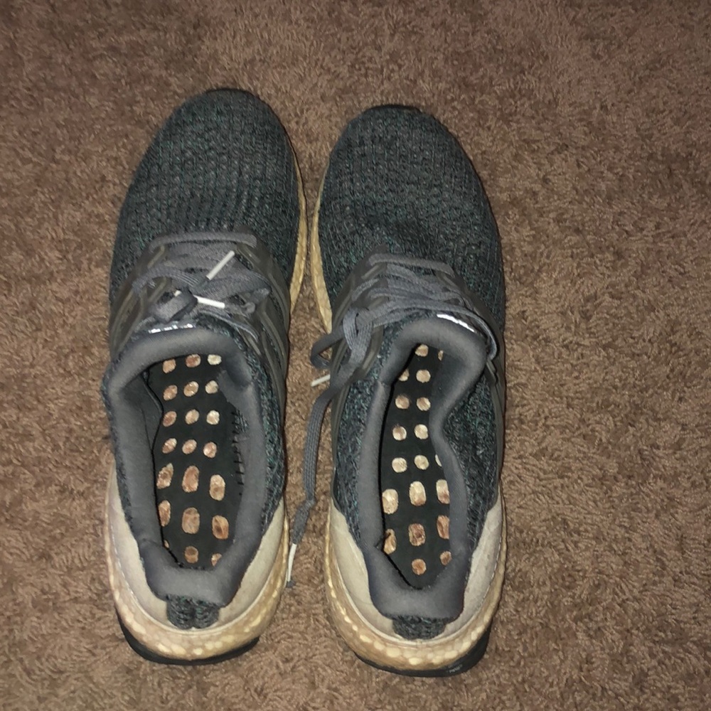 Ultra boost men's shoe size 9